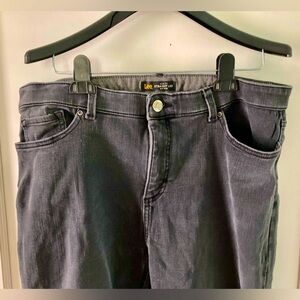 Women’s Lee Jeans! 16 Short
